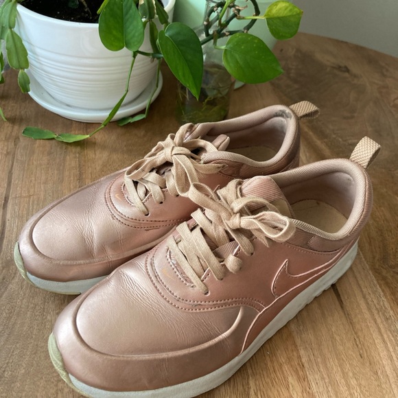 Rose gold Nike air max Thea Sneaker - Picture 2 of 2